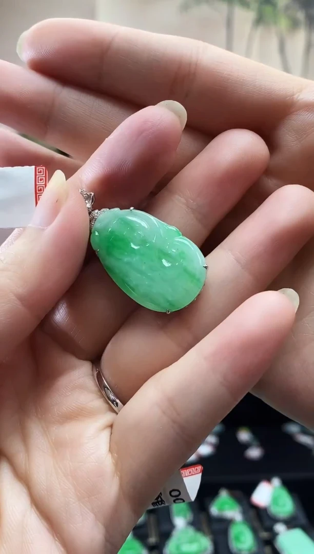 颈饰未镶嵌翡翠如意