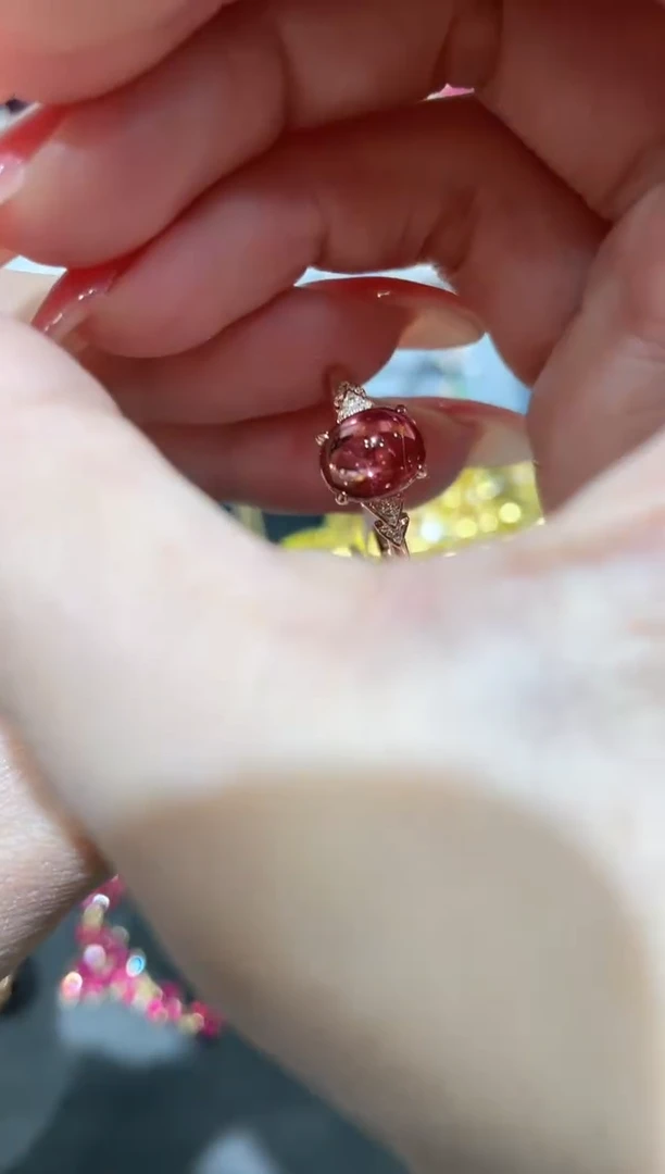 18K金镶嵌碧玺戒指