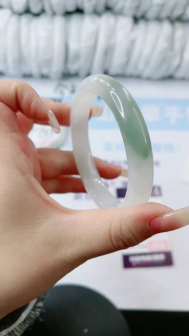 【闪购商品】石英质玉手镯未镶嵌 多样性发货P754