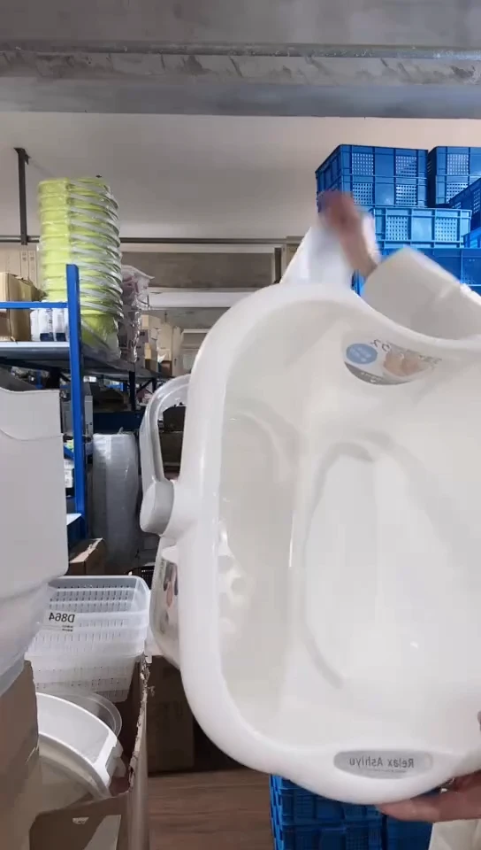 【闪购商品】瓷片进口家用百货泡脚桶白色