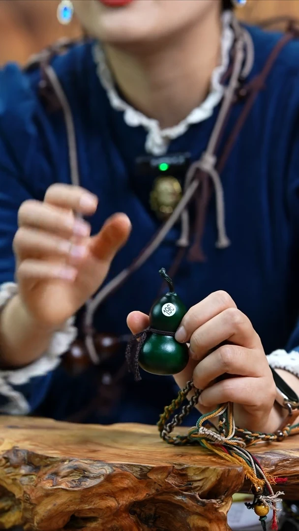 【闪购商品】196—光岳葫脖挂车挂天然大漆手捻小葫芦