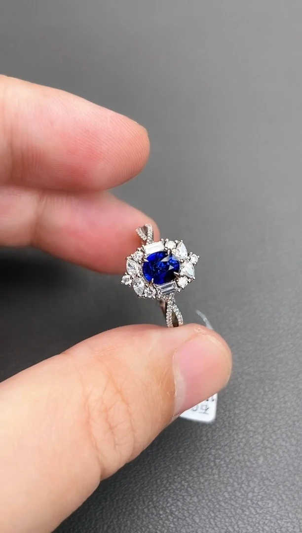戒指蓝宝石18K金镶嵌1.04ct/皇家蓝/七天鉴赏
