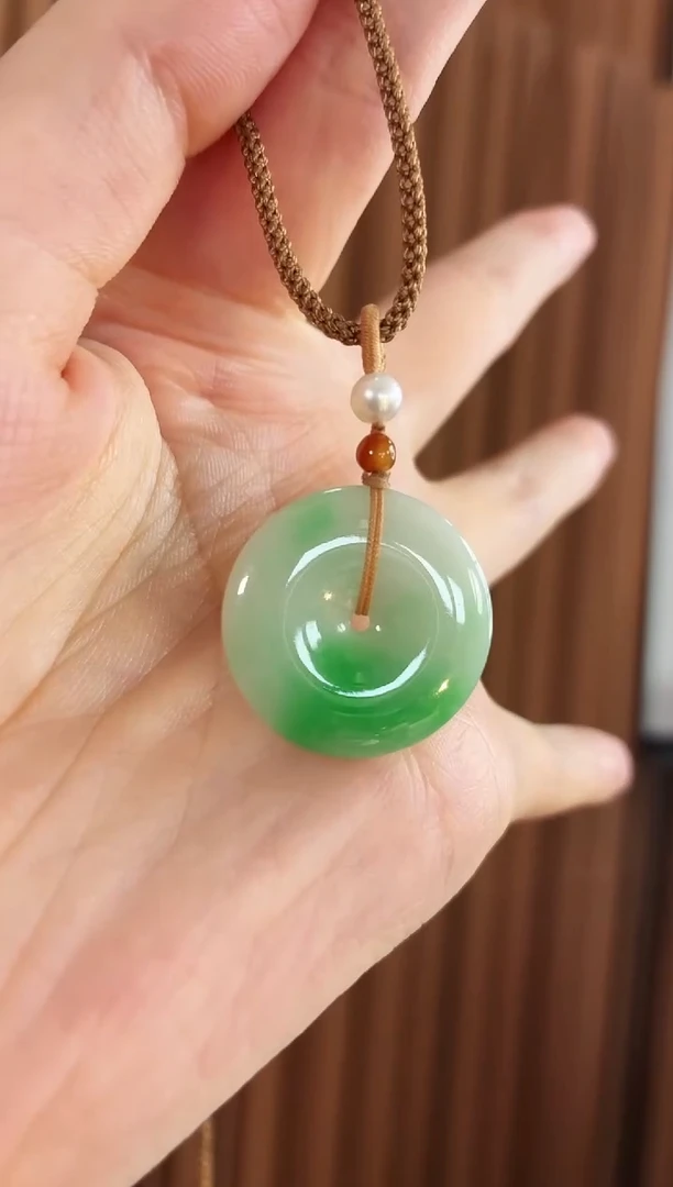 颈饰未镶嵌翡翠吊坠