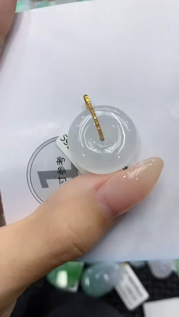 颈饰18K金镶嵌翡翠111111111111