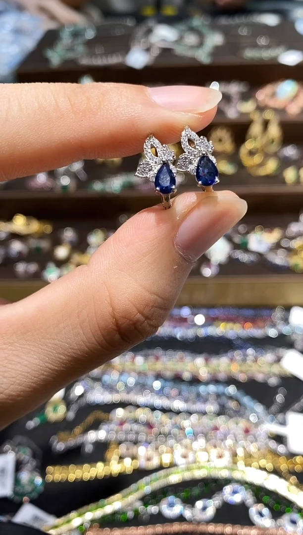 【闪购商品】蓝宝石耳饰银S925镶嵌耳钉