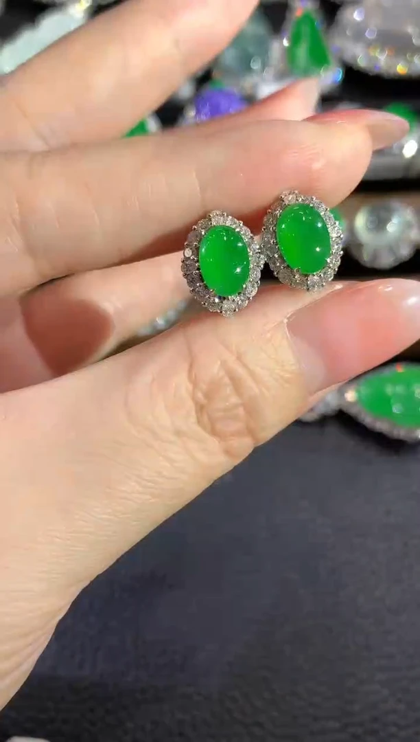 18K金镶嵌翡翠耳饰C28