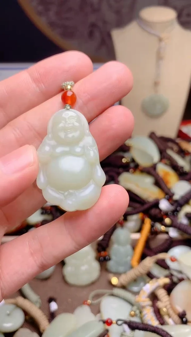 和田玉未镶嵌颈饰1