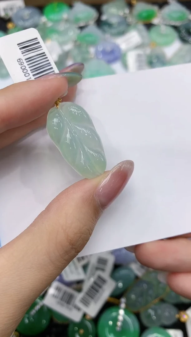 翡翠18K金镶嵌颈饰111111111111