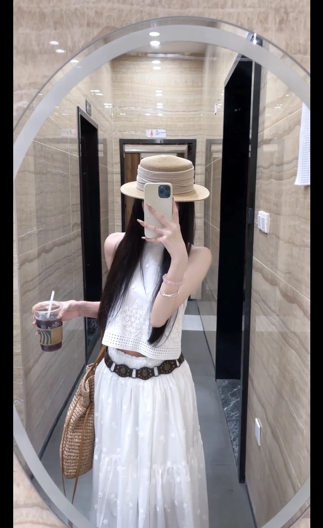 法式蕾丝镂空刺绣背心无袖上衣女夏季高腰显瘦a字半身裙两件套装