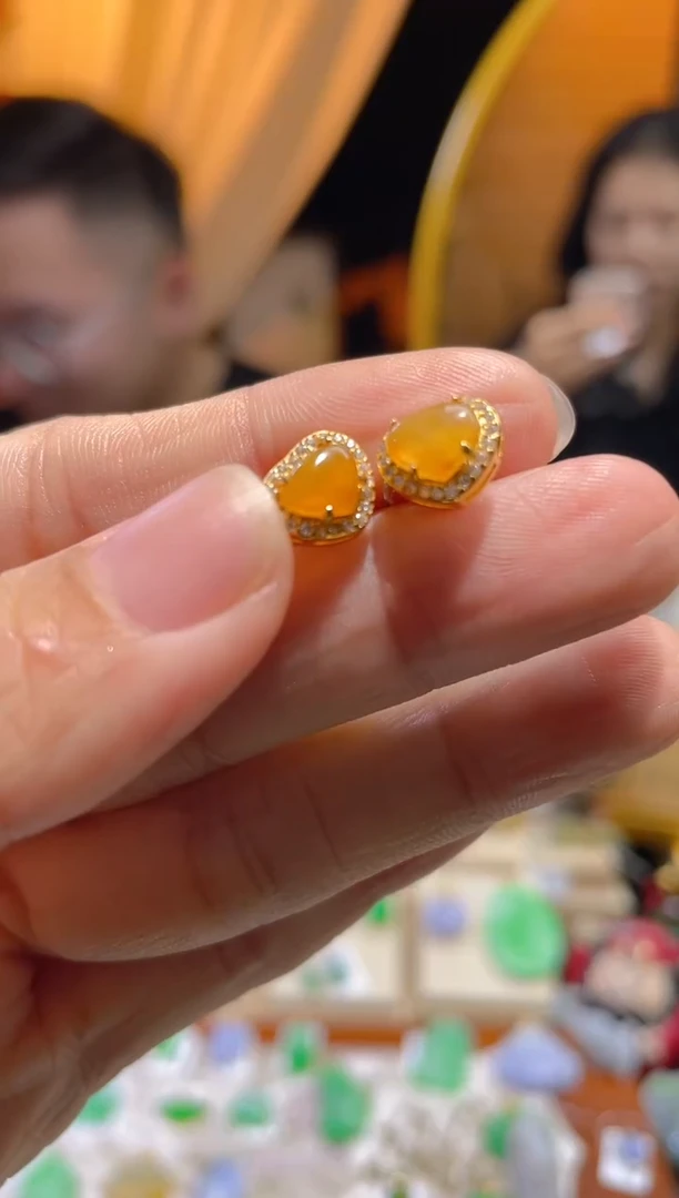 【闪购商品】翡翠颈饰未镶嵌假一赔三