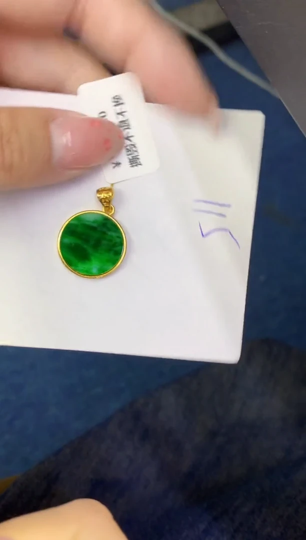 翡翠未镶嵌颈饰缅甸天然翡翠A货