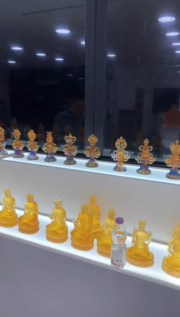 手工艺品琉璃多****?八吉祥彩色
