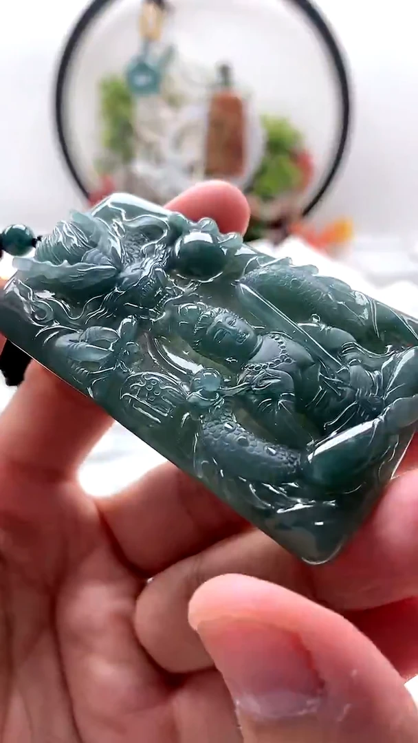 颈饰未镶嵌翡翠虚空藏