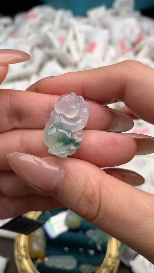 【闪购商品】翡翠挂件未镶嵌 一