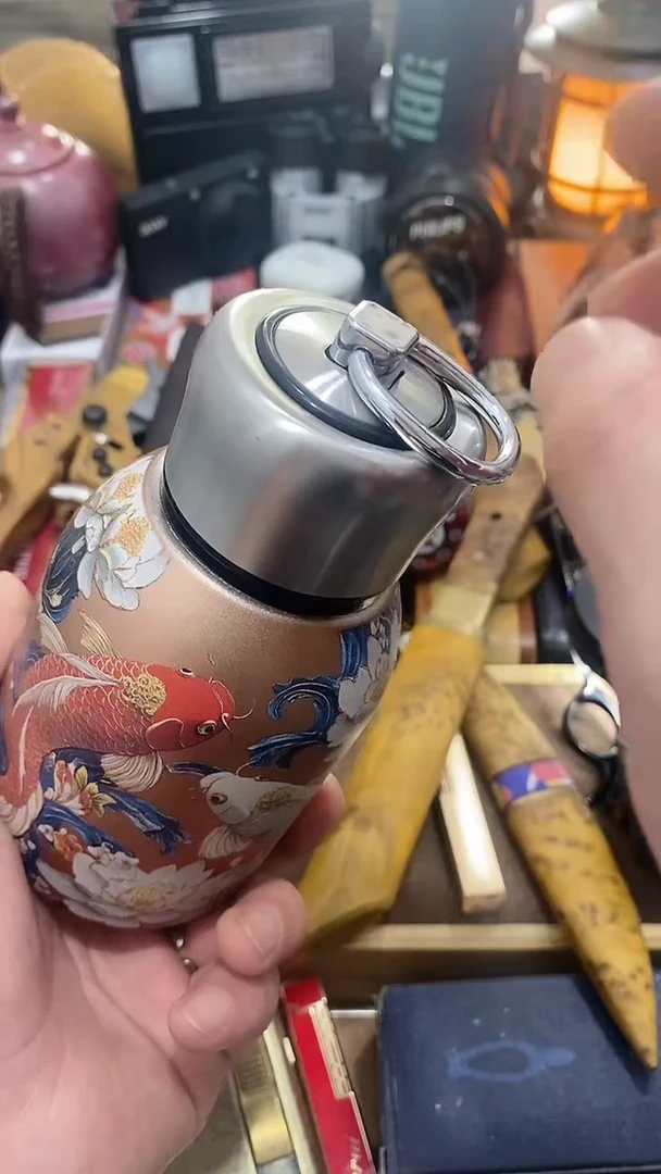 瓷片闪购商品  如图所示