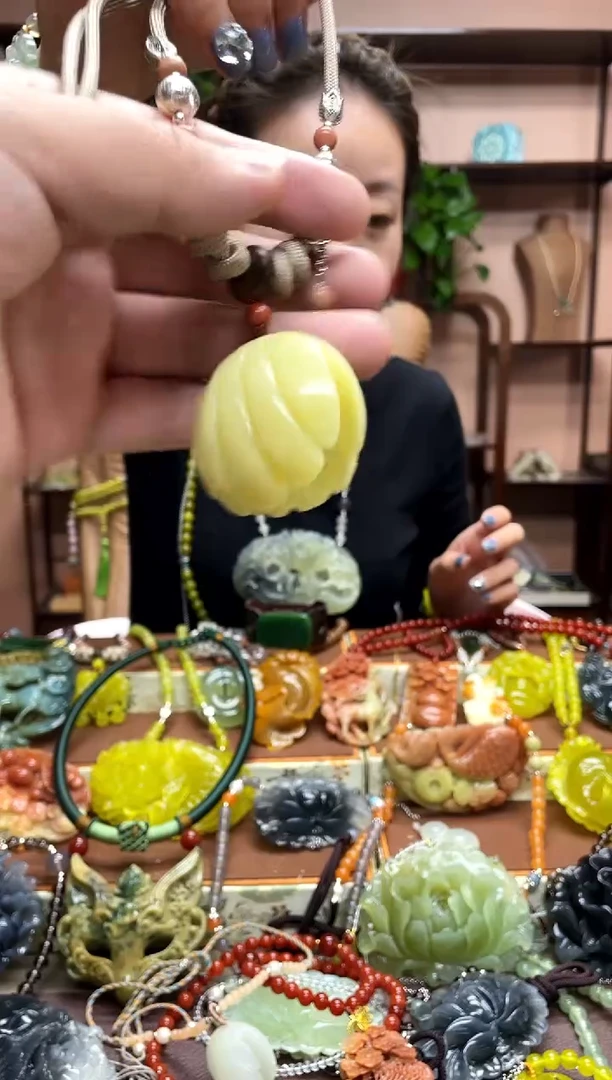 未镶嵌岫玉吊坠·