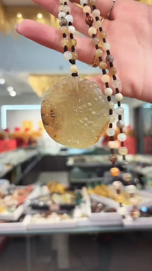 合金岫玉颈饰吊坠