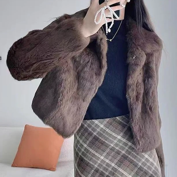 上东老钱女款整皮兔整版外套女2024年冬季短款气质时尚休闲