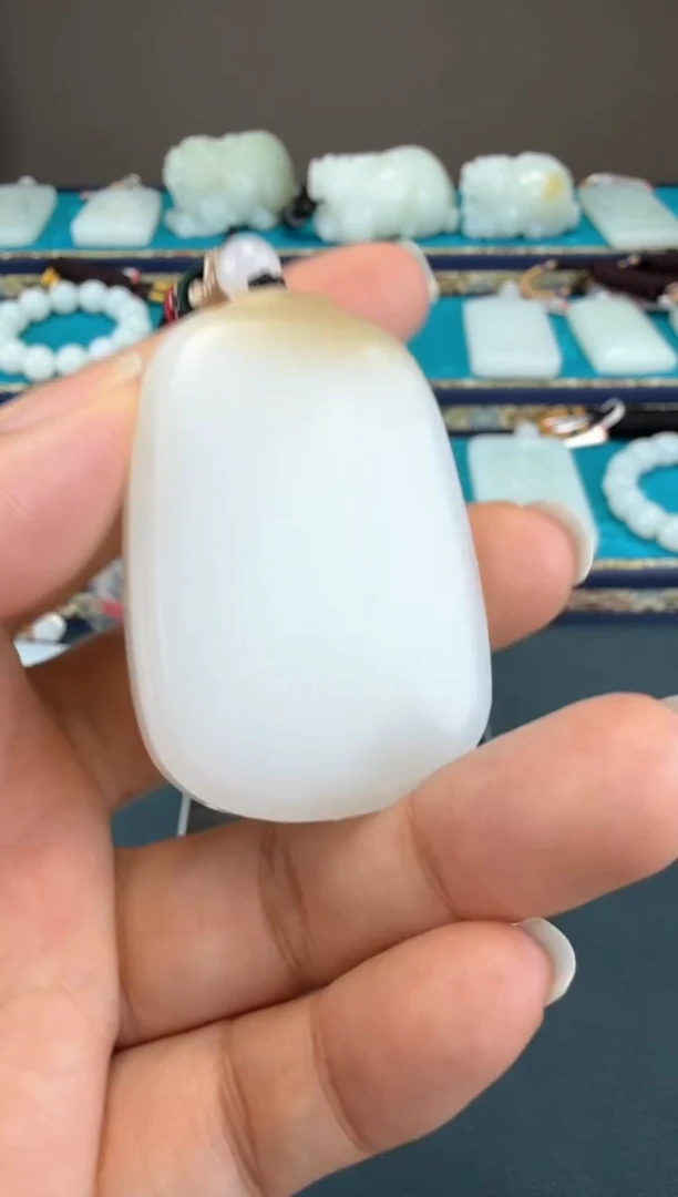 颈饰未镶嵌和田玉1