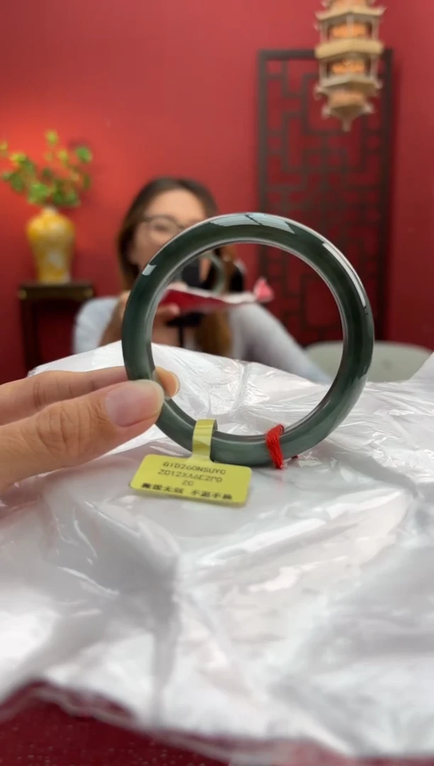 未镶嵌手镯翡翠翡翠手镯2