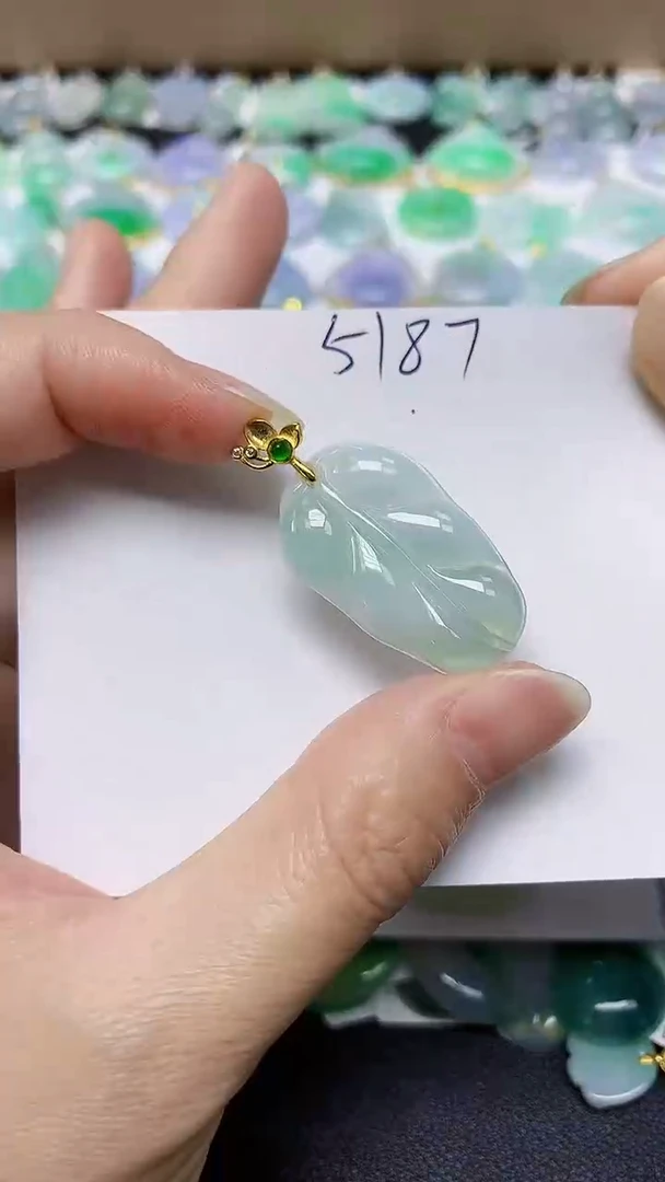 翡翠未镶嵌颈饰 天然缅甸翡翠A货