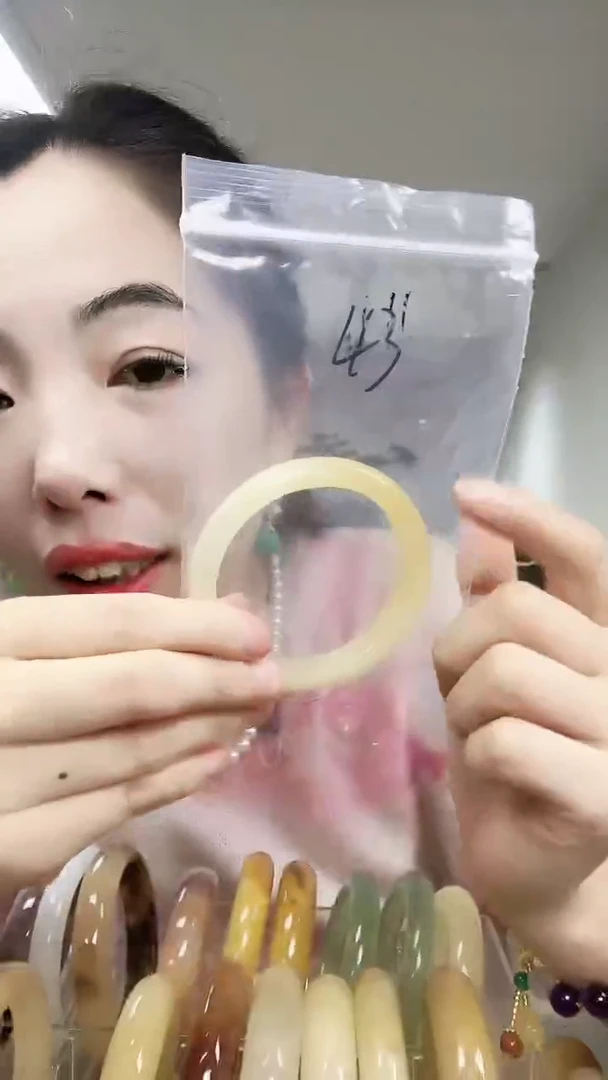 【闪购商品】石英质玉（黄龙玉）手镯未镶嵌天然手镯59-60 圈口 微瑕