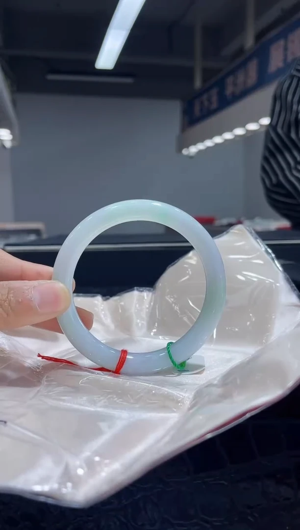 未镶嵌手镯翡翠30