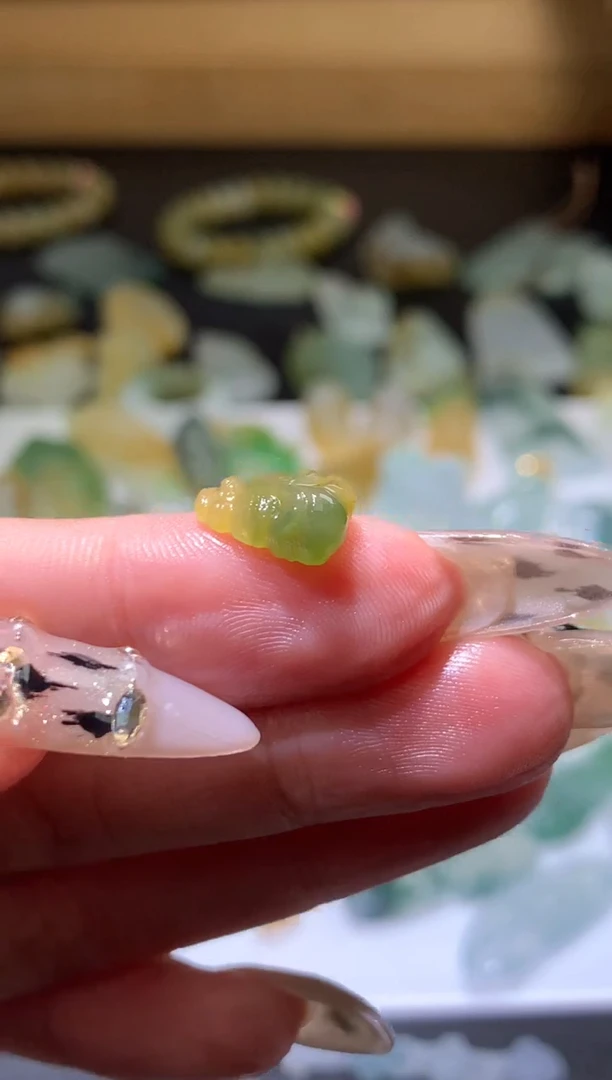 未镶嵌定制翡翠毛货