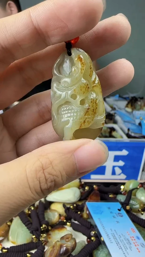 和田玉未镶嵌颈饰1