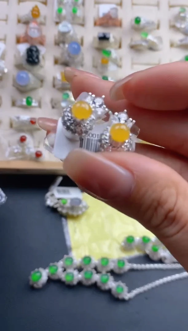 翡翠裸石天然翡翠裸石蛋面66