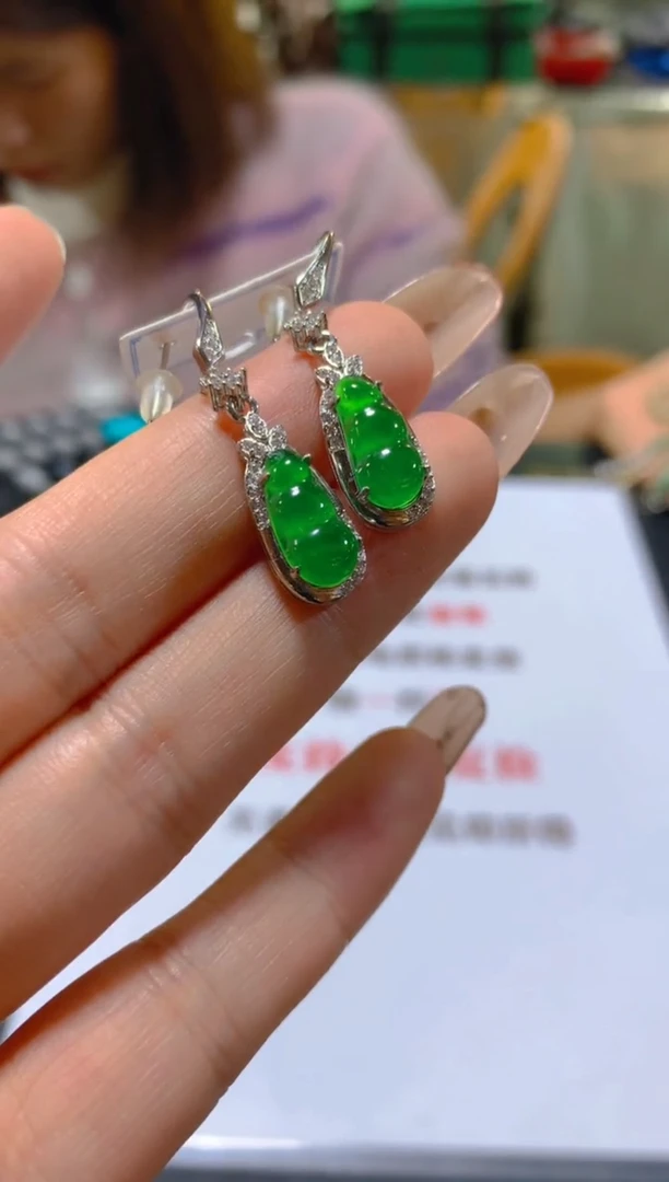 未镶嵌翡翠耳饰多样性发一