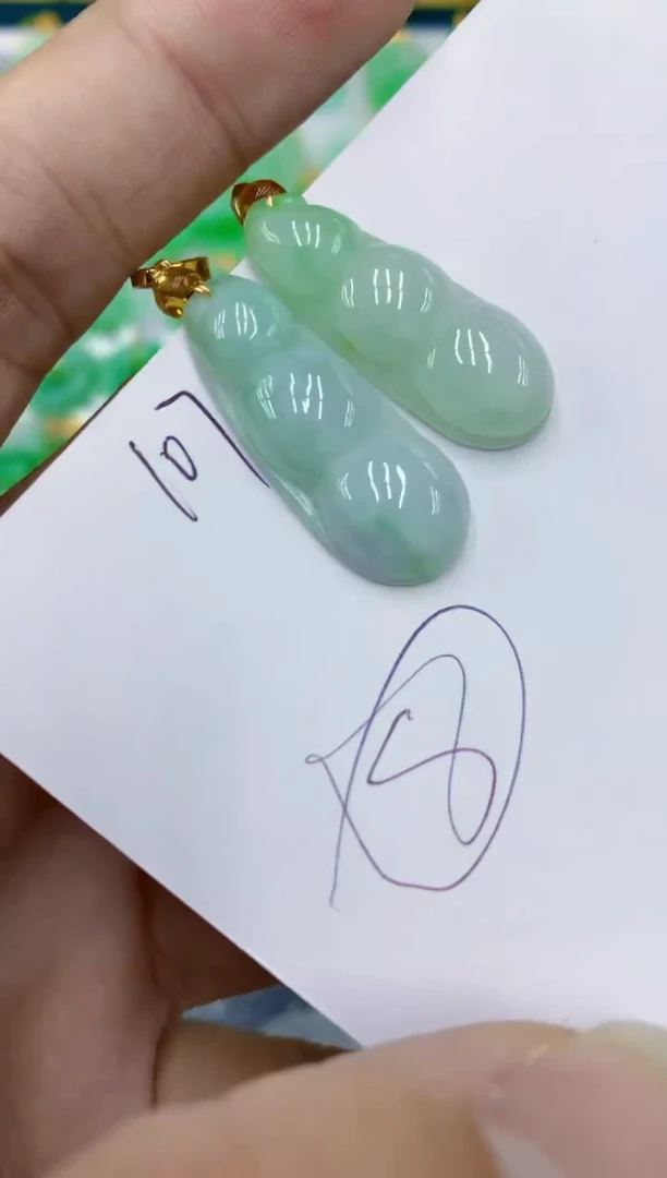 翡翠未镶嵌颈饰1111111111多样性发其一