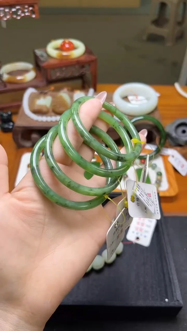 未镶嵌手镯和田玉 俄料碧玉爆米花 叮当镯 54+圈 多样性发一