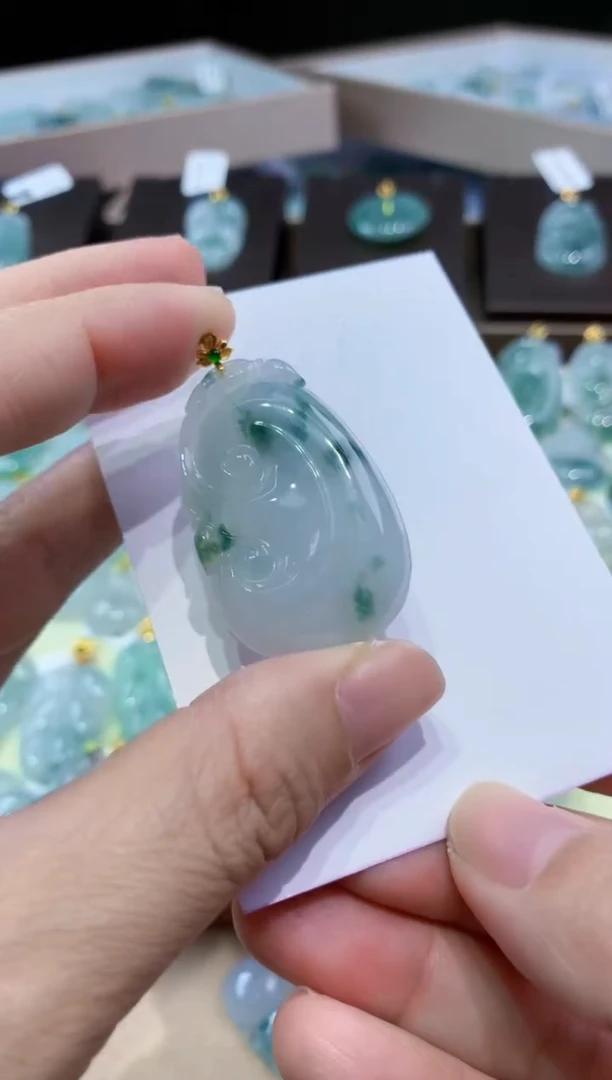 翡翠18K金镶嵌颈饰天然翡翠A货挂件