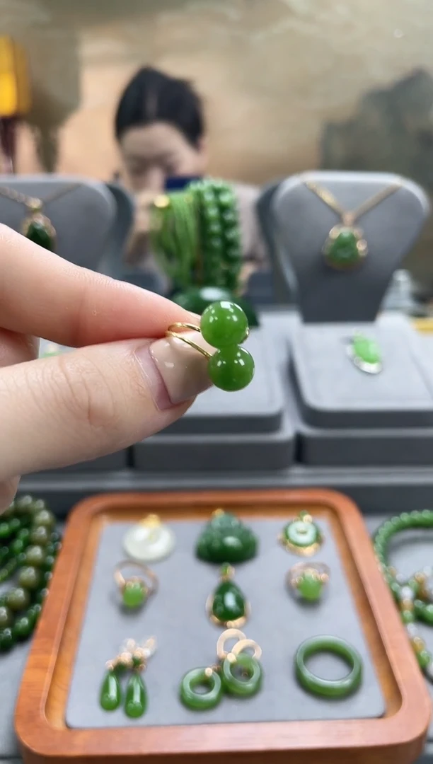 银S925镀金镶嵌和田玉耳饰银S925镀金镶嵌 和田玉 耳饰