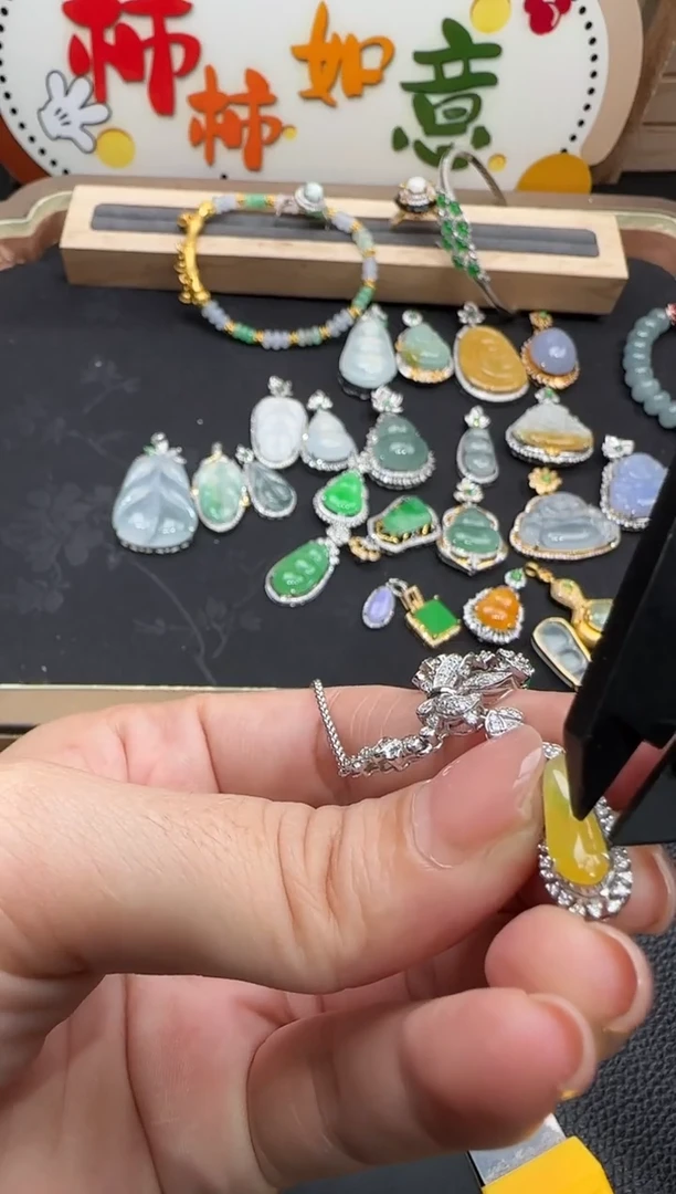 套链18K金镶嵌翡翠勿拍