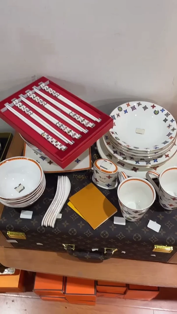 杯鸿辉家品牌瓷器，京东包邮！