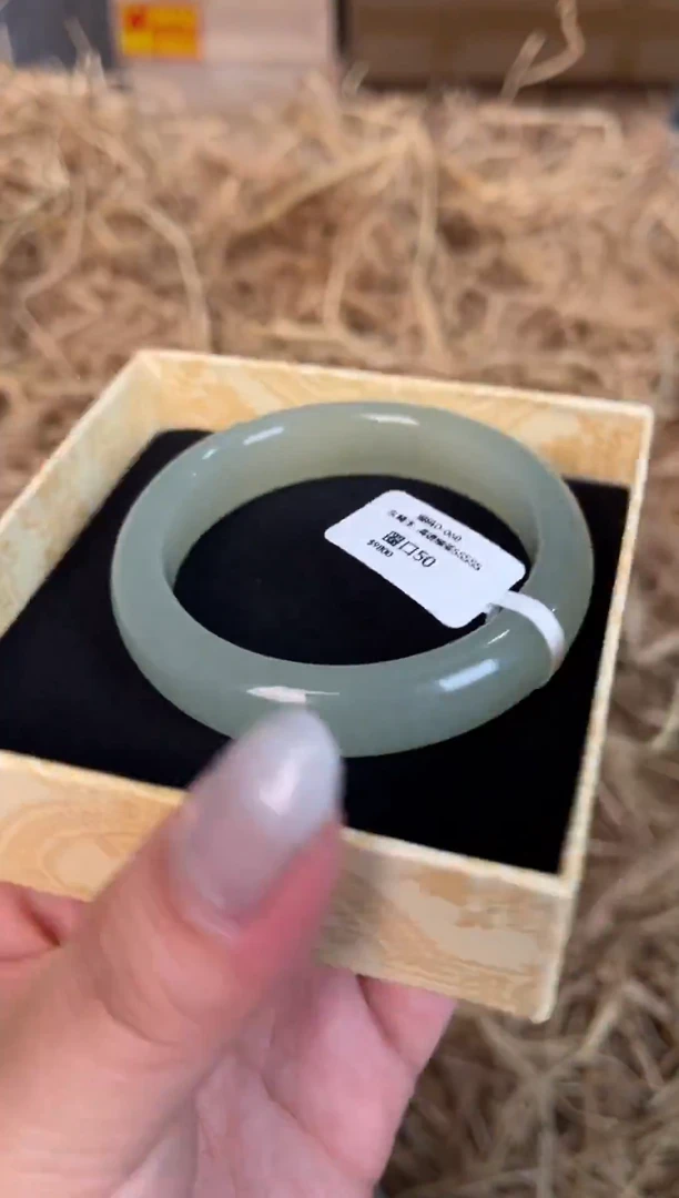 未镶嵌手镯石英质玉D-060