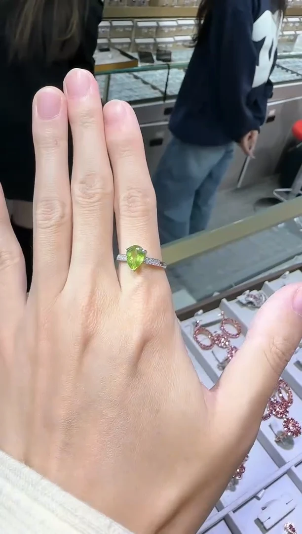 【闪购商品】橄榄石戒指银S925镶嵌9*7mm