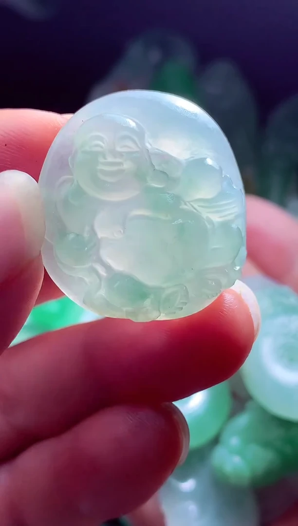 未镶嵌定制翡翠八****?翡翠毛货定制