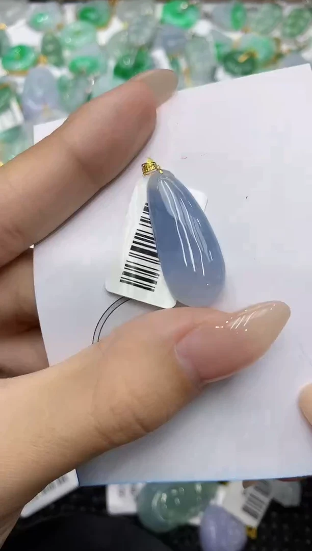 颈饰18K金镶嵌翡翠111111111111