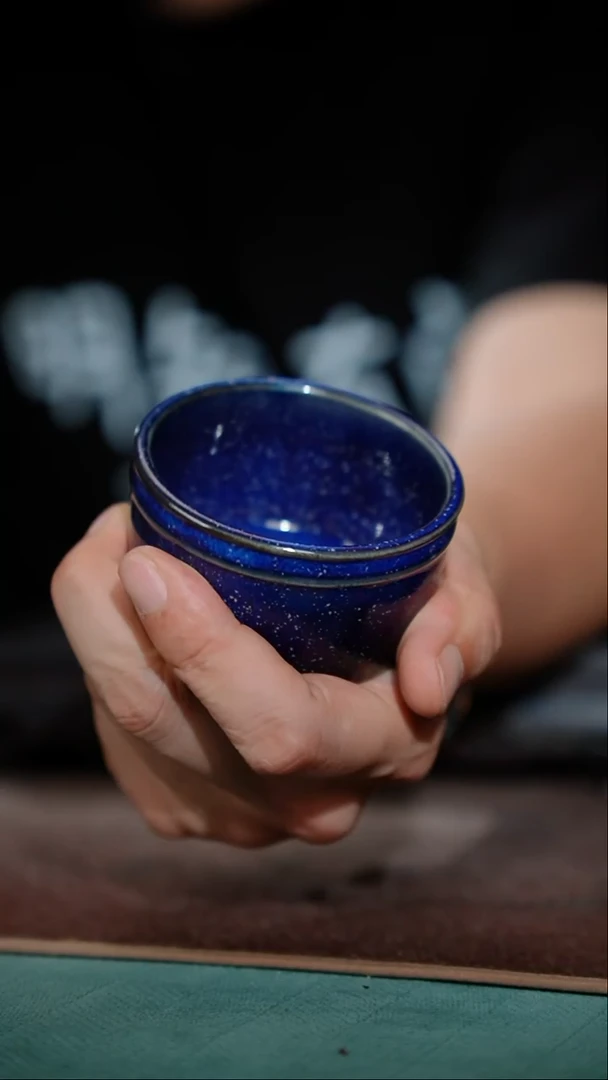 165-1卷足圆融杯（碳蓝壶）
