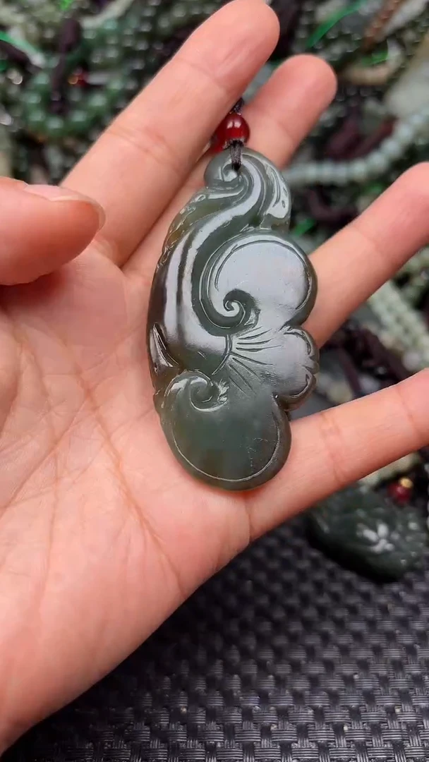 和田玉未镶嵌颈饰1