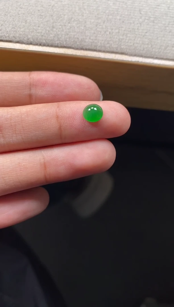 【闪购商品】翡翠颈饰未镶嵌翡翠冰绿蛋面