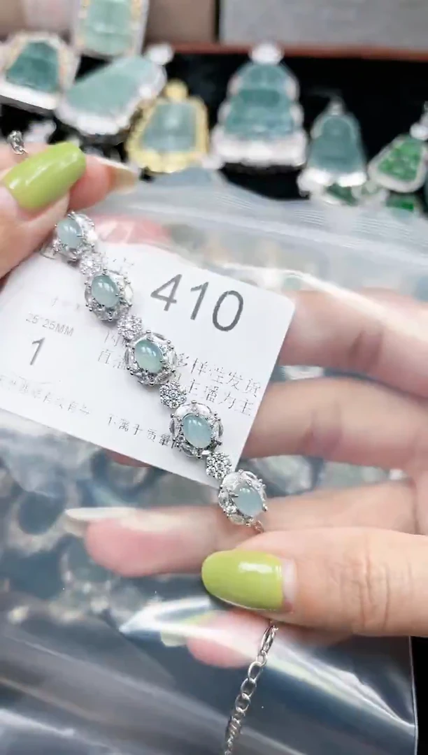 【闪购商品】翡翠颈饰未镶嵌赠皮绳410