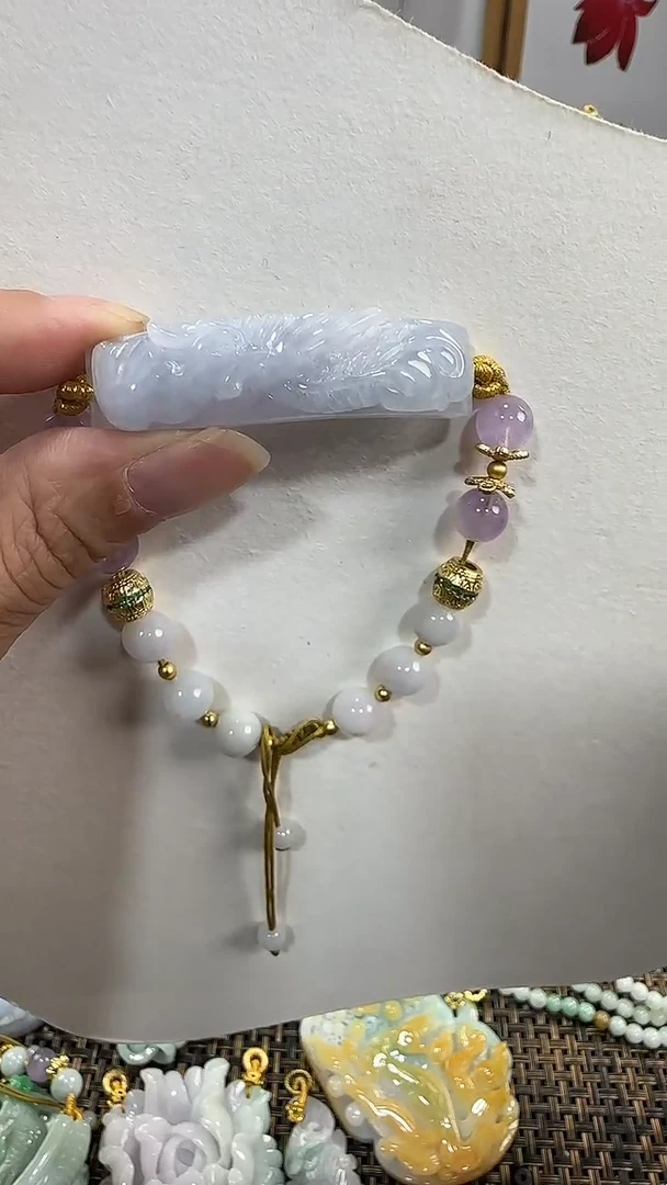 翡翠未镶嵌颈饰凤240翡翠 未镶嵌 颈饰