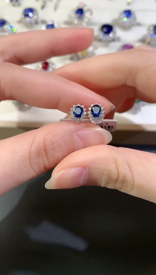 【闪购商品】蓝宝石耳饰18K金镶嵌D870|2980