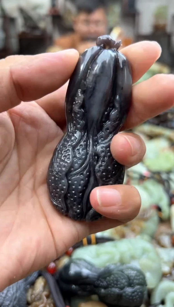 和田玉未镶嵌把件1