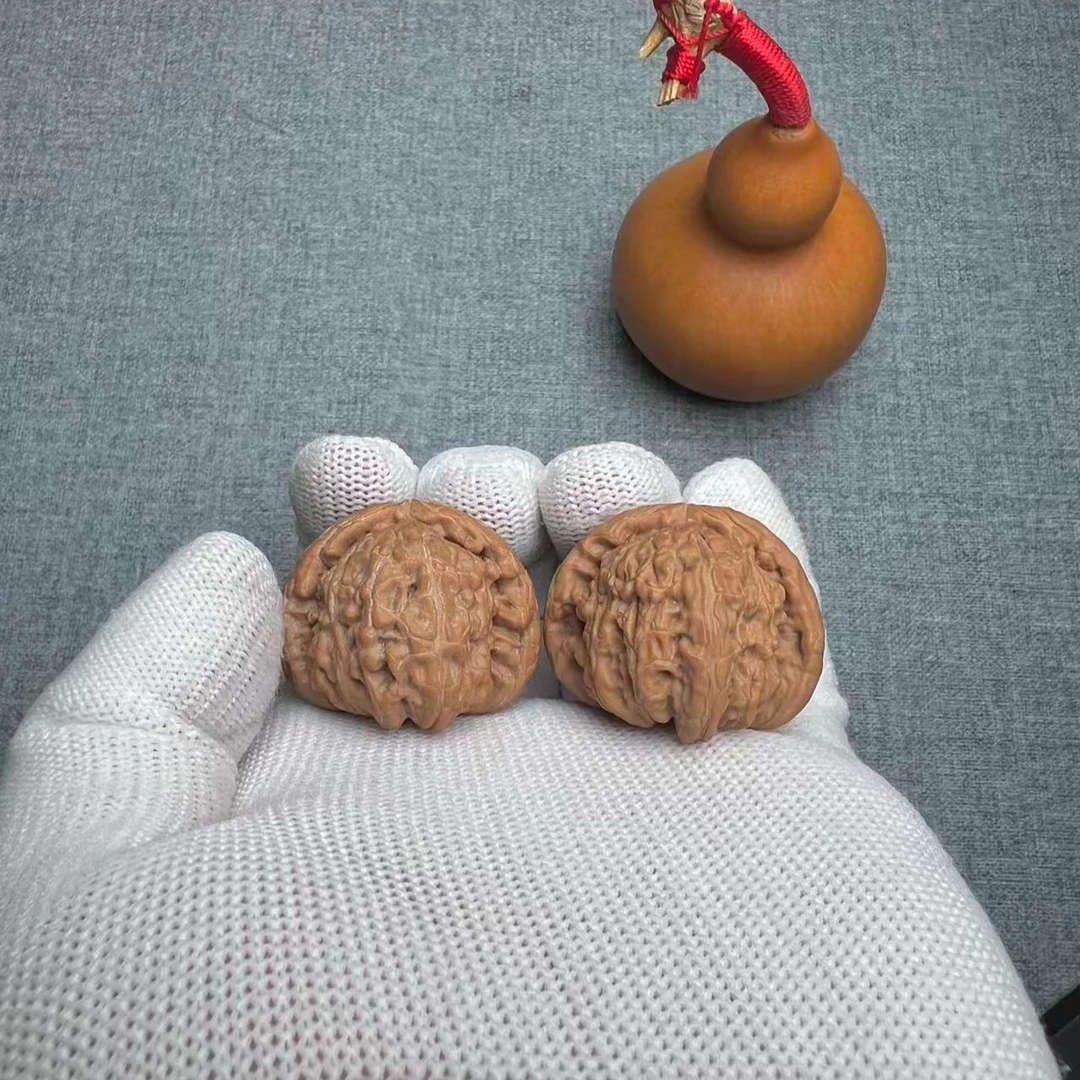 精品三角、大粗棱、茶壶型手捻白狮子-无修、无黄白尖（36001）