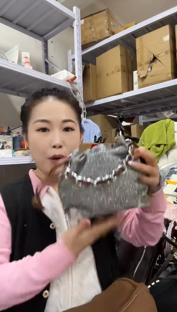 PVC点点小红心 没关注的关注一下主播